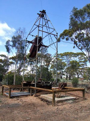 DUN32 -32.31508 lon=121.80476 Brockman Mine shaft