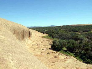 NI12, -29.443412, 117.487159 Amphitheatre Rocks